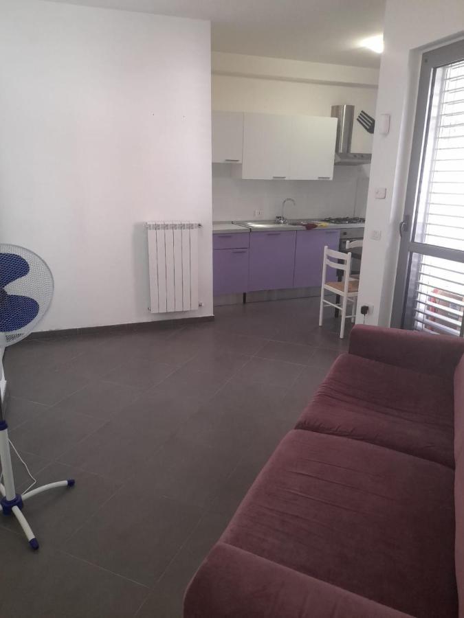 Tranquiloh Apartment Home Терні Екстер'єр фото