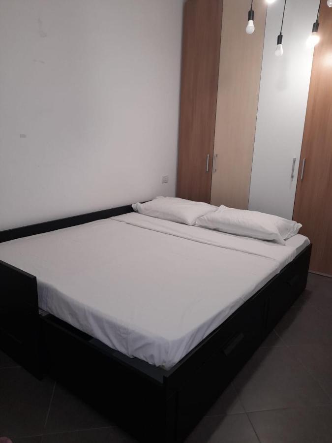Tranquiloh Apartment Home Терні Екстер'єр фото