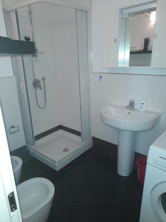 Tranquiloh Apartment Home Терні Екстер'єр фото